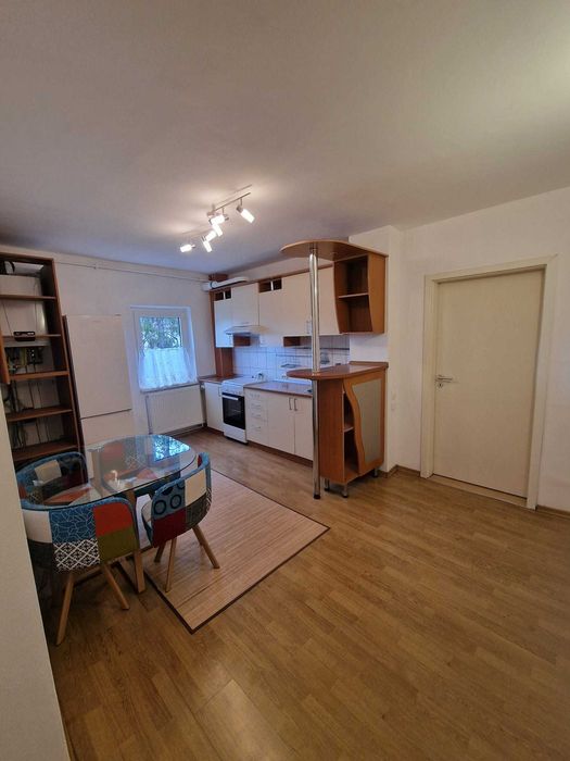 Proprietar Inchiriez apartament cu 2 camere  in zona Complex Studentesc - Sala Olimpia Str.Bucegi nr 4 etajul 2
