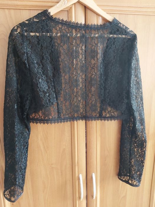 Bolero damă elegant din dantela neagră.