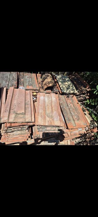 Ofer GRATIS tigla si coame de la casa veche