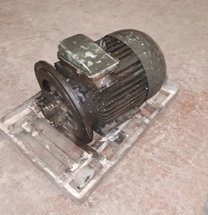 Электродвигатель Лапофланцевый