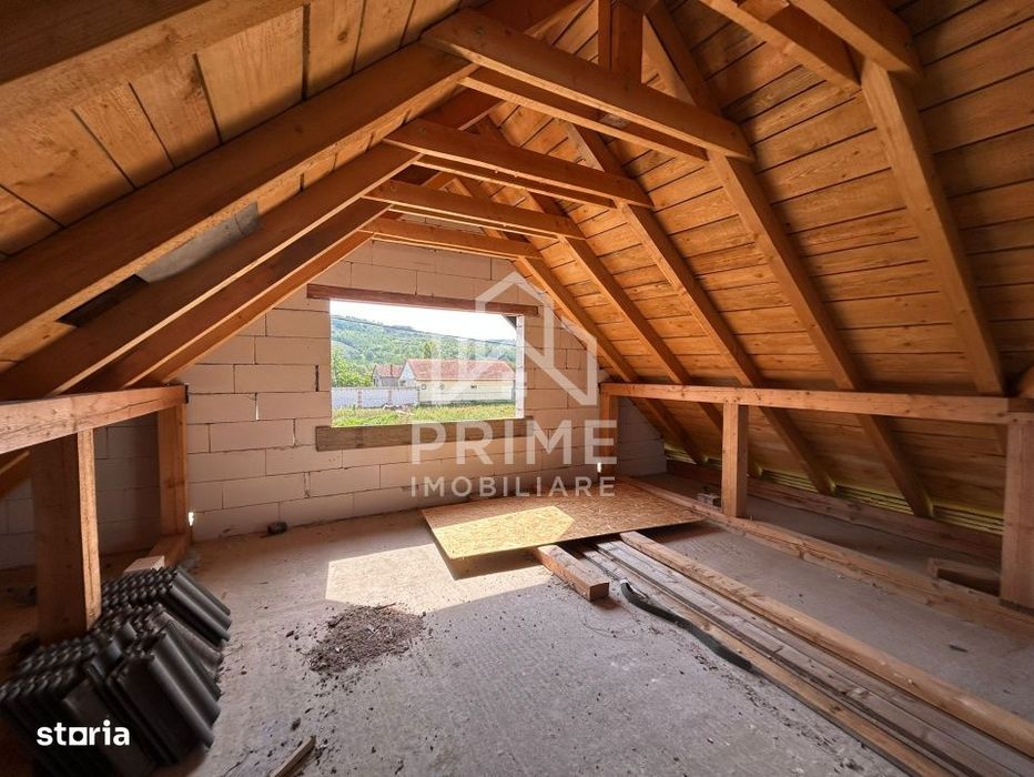 Casa de vanzare , 136 mp + 684 mp teren , Zona Totoi