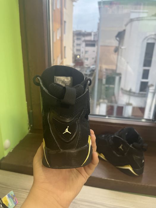 Air Jordan Max Aura 7 Black/Metallik Gold