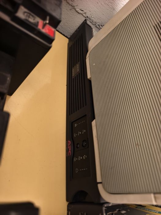 Ups APC 3kw sua3000rmi2u