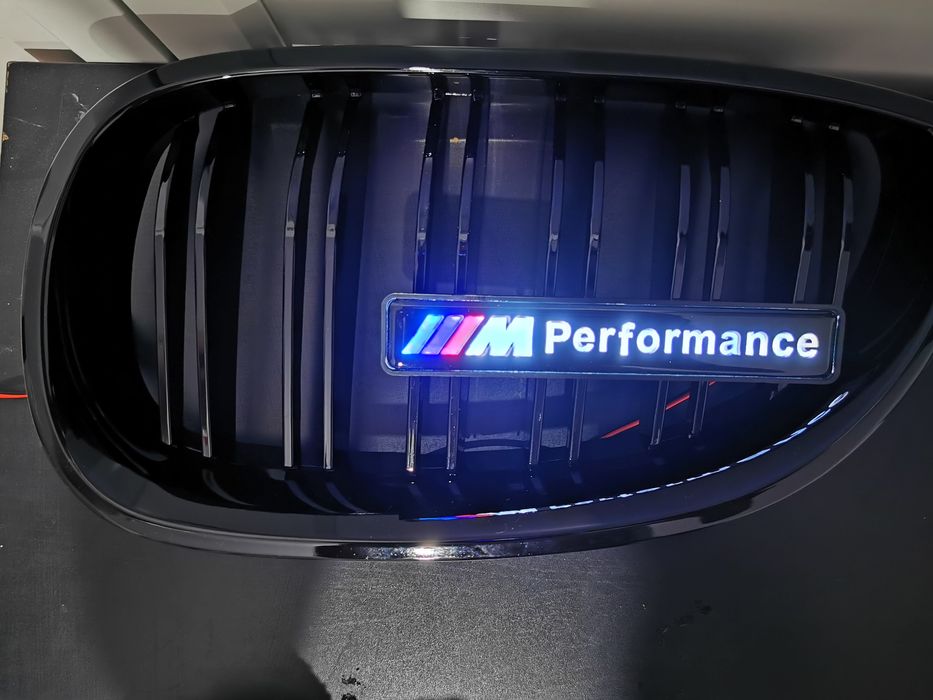 Logo LED Emblema M PERFORMANCE Grile Led Luminos