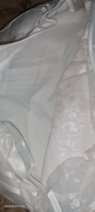 Продам красивый конверт на выписку.Подойдёт хоть девочке,хоть мальчику