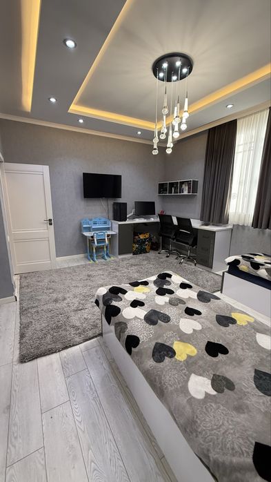 SERGELI da 2-sotix kotej , Yashash maydoni 200 kv