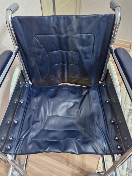 Кресло-коляска FS809 с ручным приводом