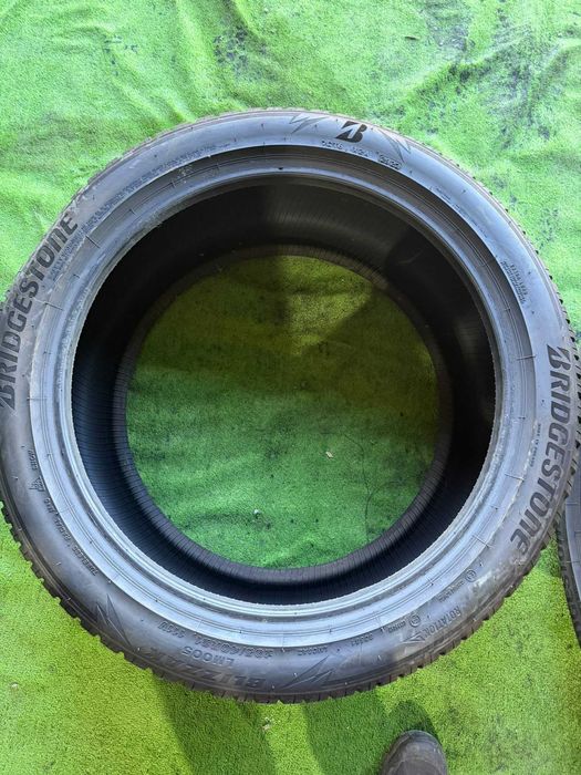 Anvelope de iarnă 295/40/21 Bridgestone