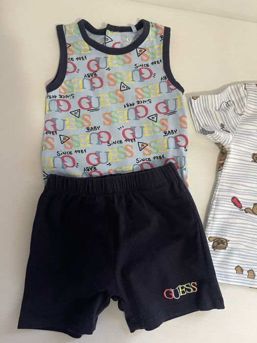 Дрехи Guess за момче бебе