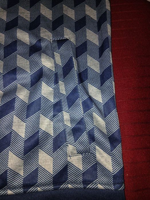 Из США, мужская толстовка 
с капюшоном Alfani на молнии.