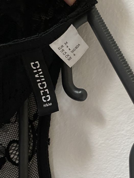 Rochita de dantela, dama. (H&M)