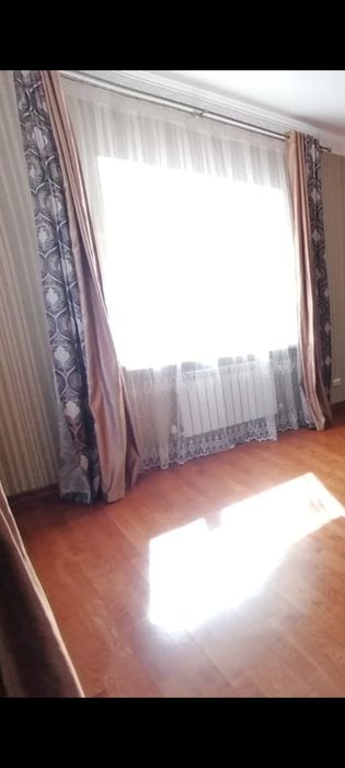 Продам шторы, висели в гостиной