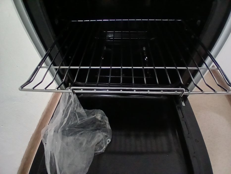 Газ плита новый.