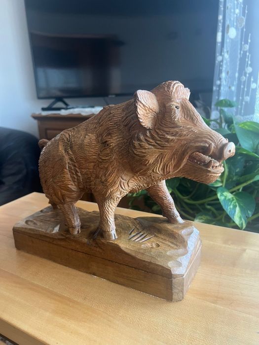 Vând statuieta de colectie sub formă de porc mistreț