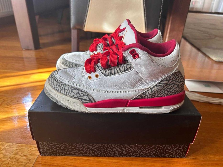 Pantofi sport marca Nike Air Jordan 3 Cardinal Red