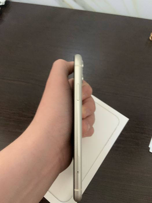 Продам айфон 11 идеал с коробкой