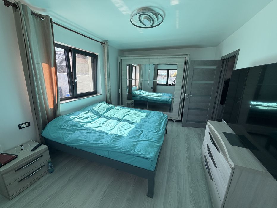 Vand casa la 2 minute de orasul Deva