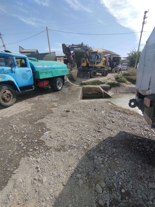 ЗИЛ ВАДАВОЗ 130  Матор килинган , балонлар яхши