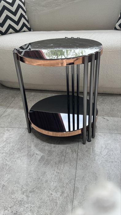 Столики.Дешево .продаются журналные столики