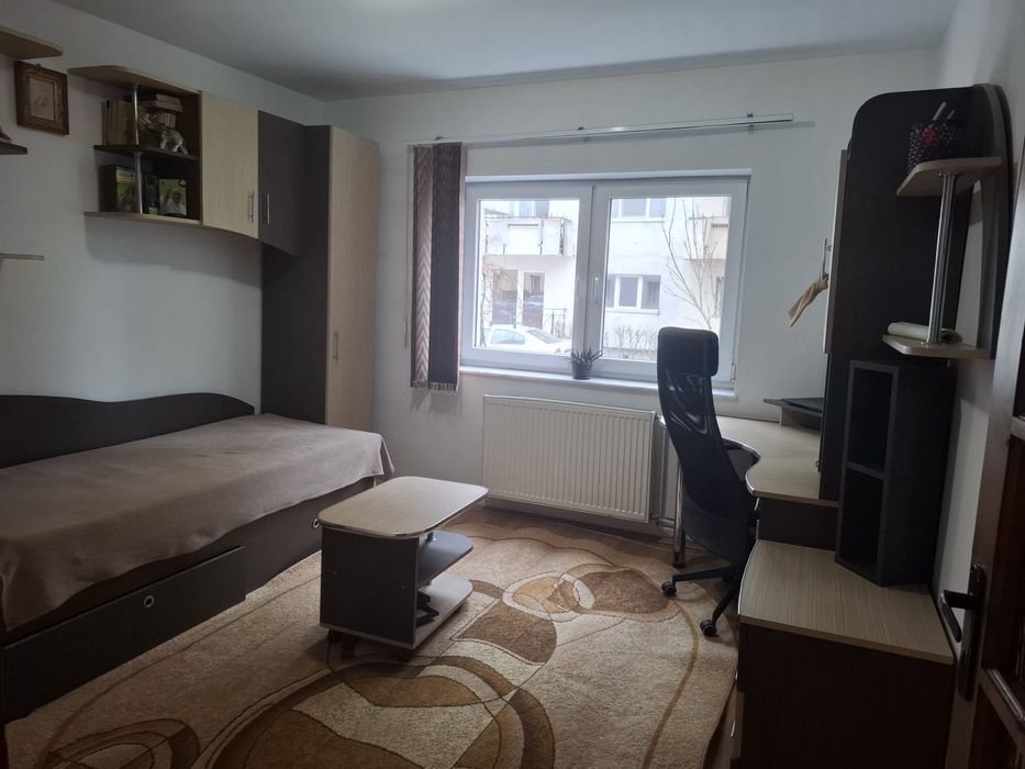 Vand apartament 3 camere Gherla, 70mp