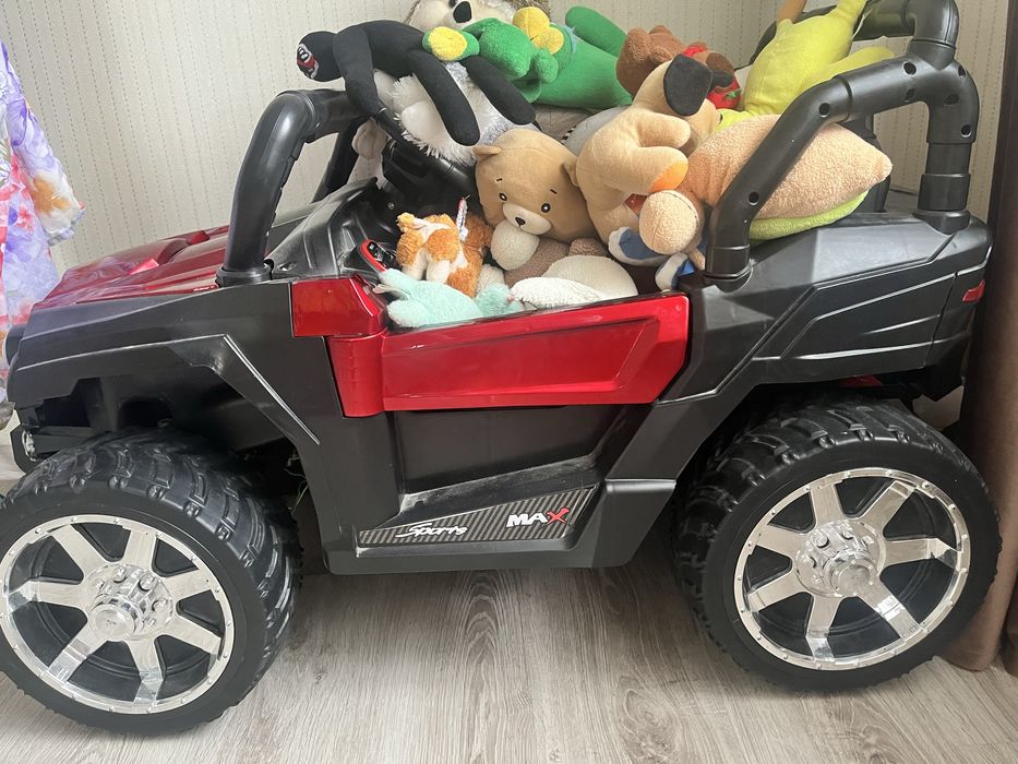 Продам машинку на аккамуляторе