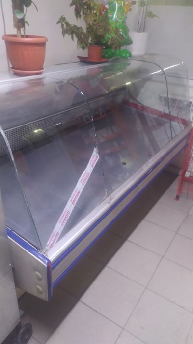 Витрина холодильник