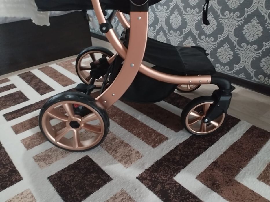 Продам детскую коляску