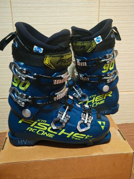 Clapari schiuri Fisher Fischer RC One 90 XTR GW Nr 42 ,mondo 27,5