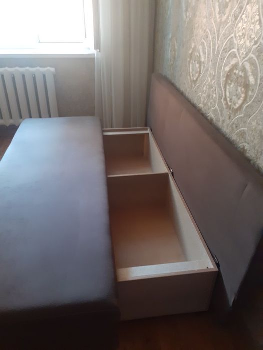 Продаётся диван.