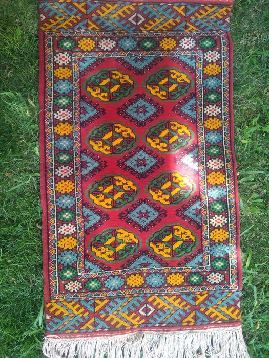 Коврик ручной работы.