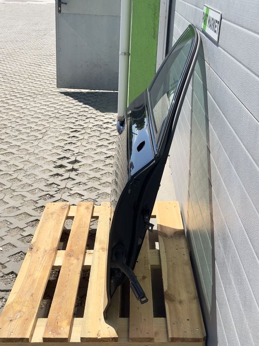 Предна дясна врата AUDI A4 B9