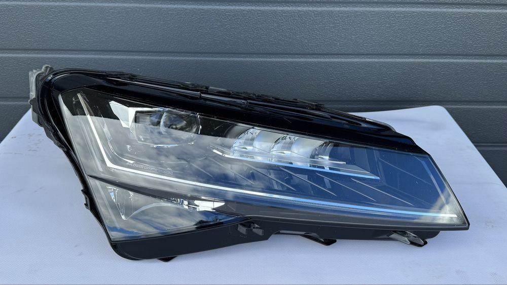 Фарове за Шкода Суперб/Skoda Superb дейслифт
