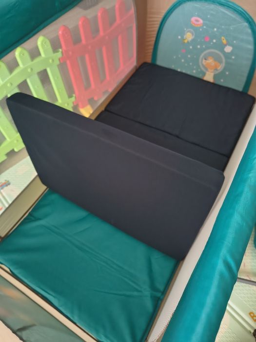 Patut pliabil Juju Sleepy Baby, 2 nivele + Saltea spuma Hauck Sleeper CADOU