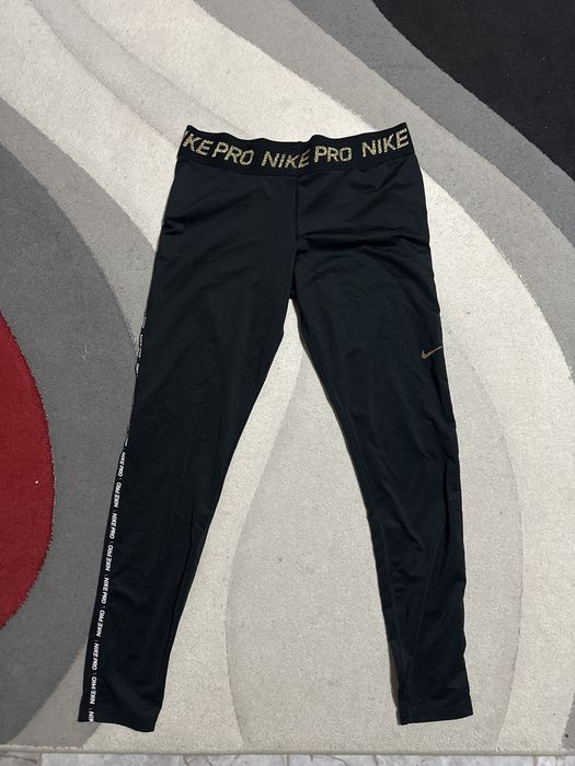 Дамски клин Nike pro