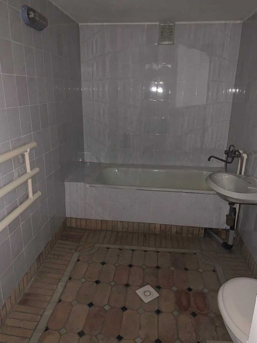 Янгиобод мах 4 соток 4 хона подвал бассейн ховли сотилади