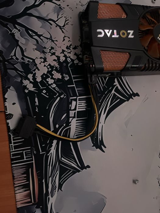 Видеокарта 560 ti,