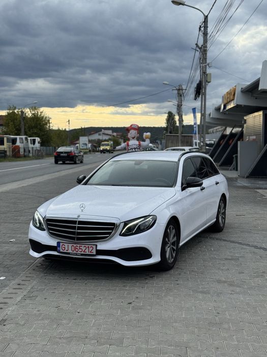 Mercedes E200 2020 schimb cu semiremorca mega prelata