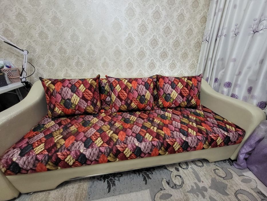 Продам диван-тахту, раздвижную