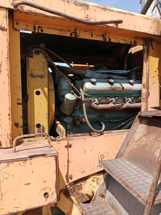 Грейдер ДЗ 98в, в рабочем состоянии.