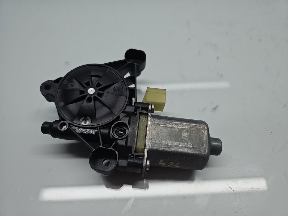 Motoras geam stanga fata Seat Leon (5F1) [Fabr 2012-2018] 5Q0959801B