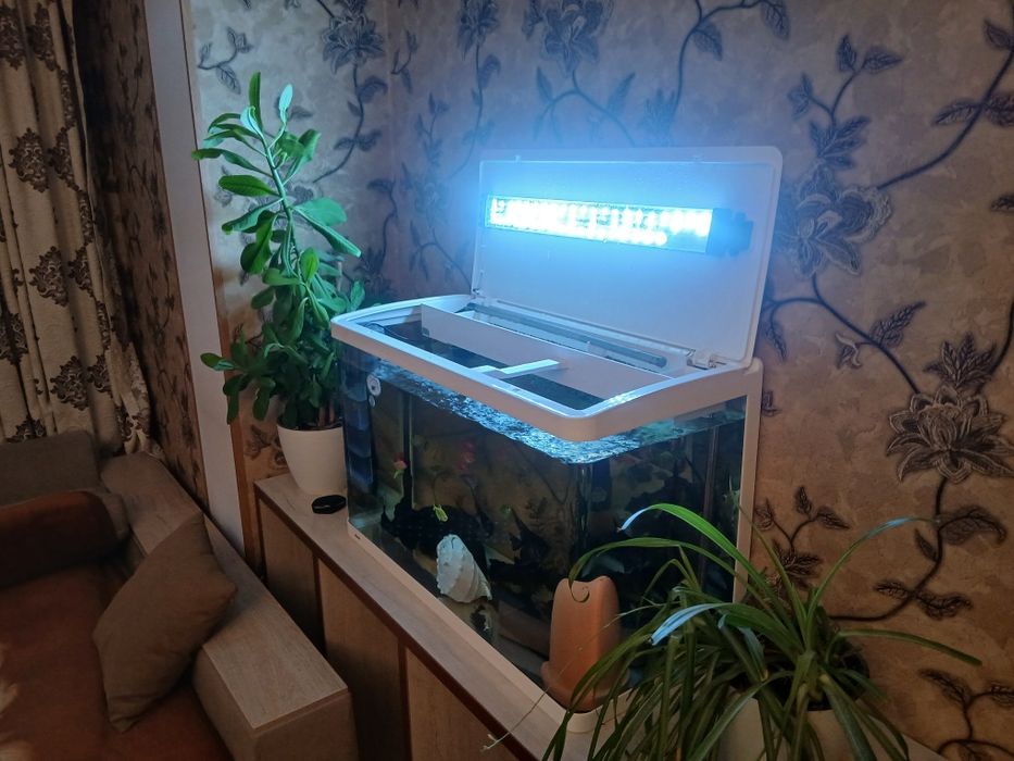 Продам аквариум фирмы Атман! Только без рыб как брал по заводу