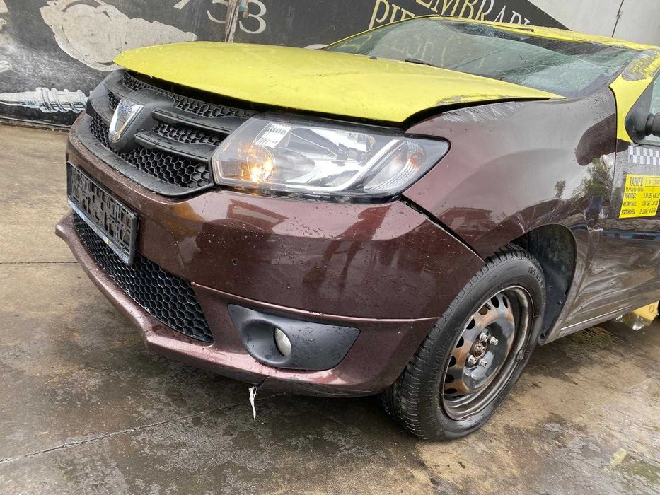 dezmembrez dacia Logan 1.2i cod motor D4F/usa fata logan/oglinzi logan