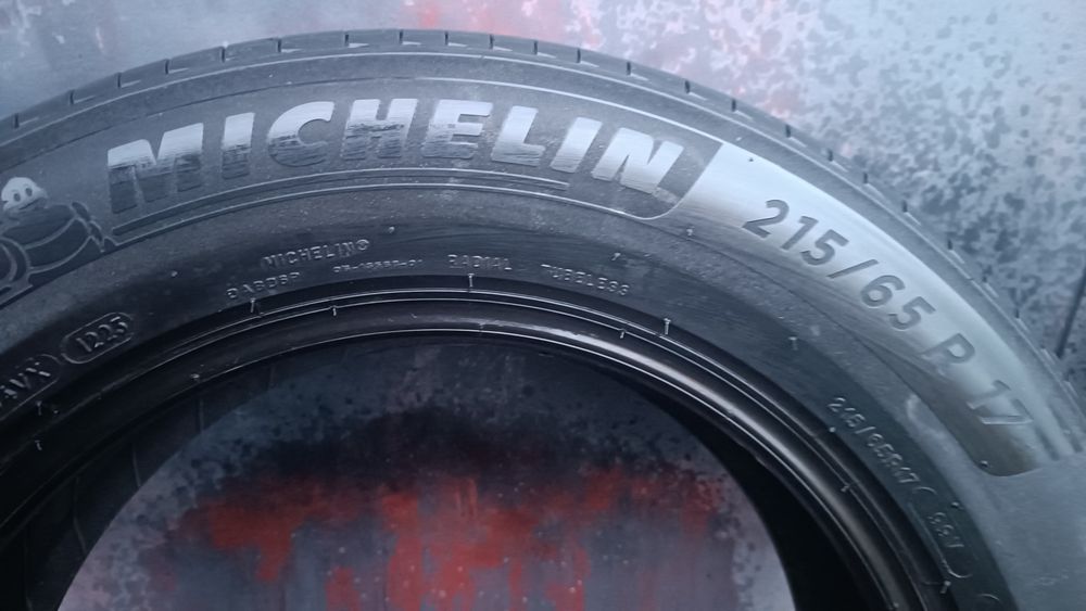 215/65/17 Michelin Дот 1223