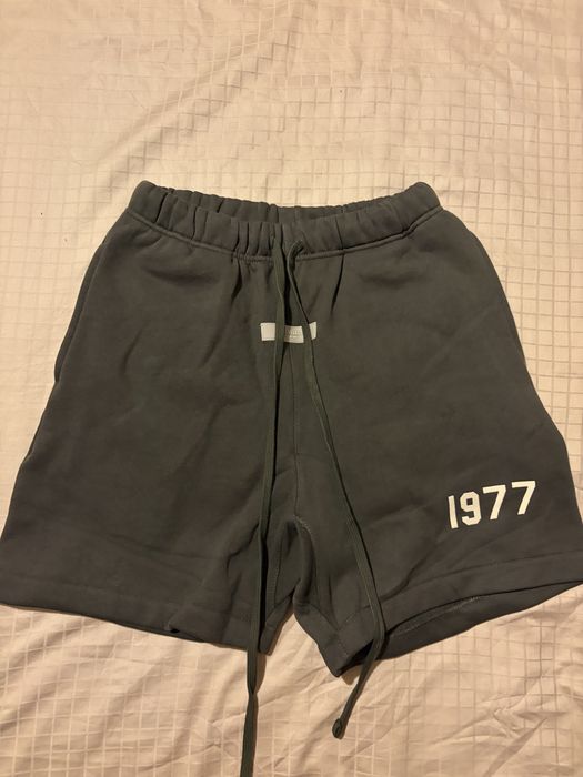 Essentials 1977 черни къси панталони