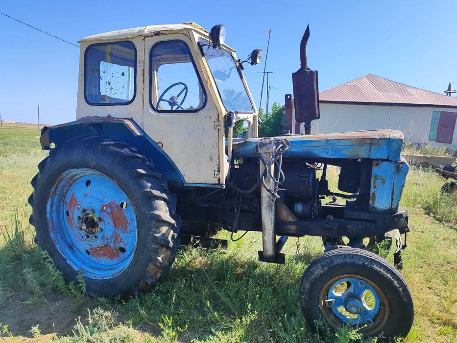 Продам трактор Т -40  в комплекте, на ходу