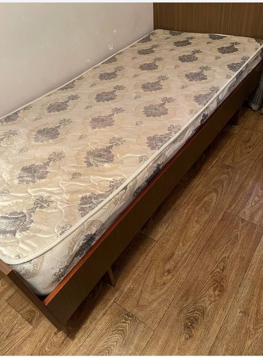 Каравот бир кишилик. Матрас ва  ДСПсиз, 8 дона. Бақувват, холати яхш