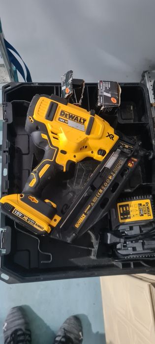 Pistol cuie dewalt 18v