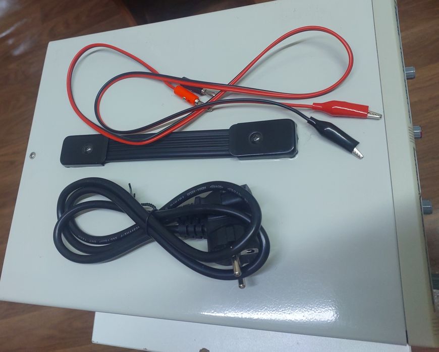 Лабораторный блок питания