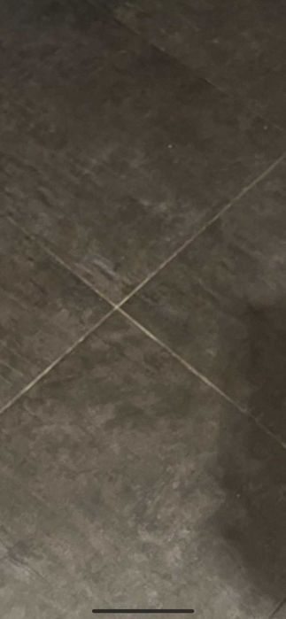 Перфектен,тристаен ,91 кв чиста площ. Панел от 2000 г. Топ локация