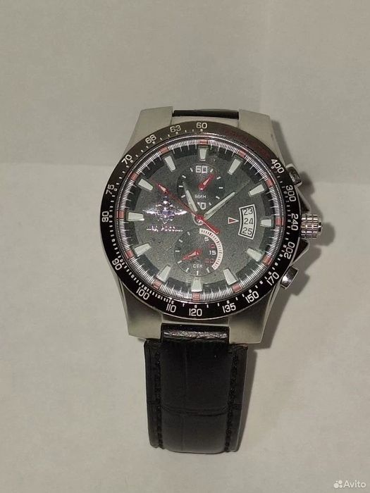 Наручные часы кварцевые